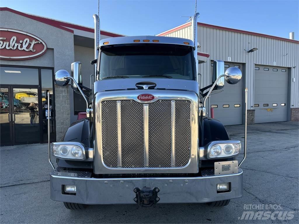 Peterbilt 567 Nyergesvontatók
