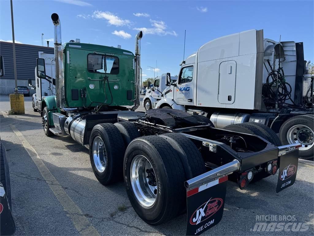 Peterbilt 567 Nyergesvontatók