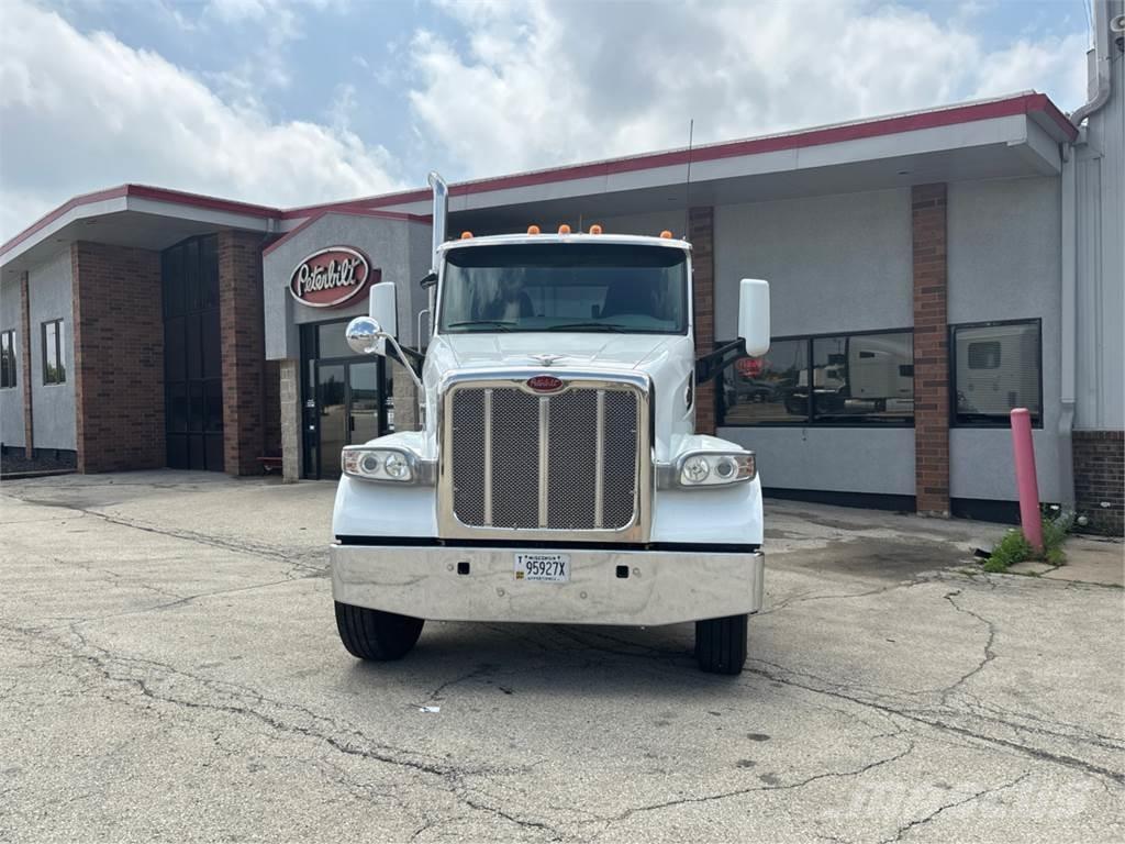 Peterbilt 567 Nyergesvontatók