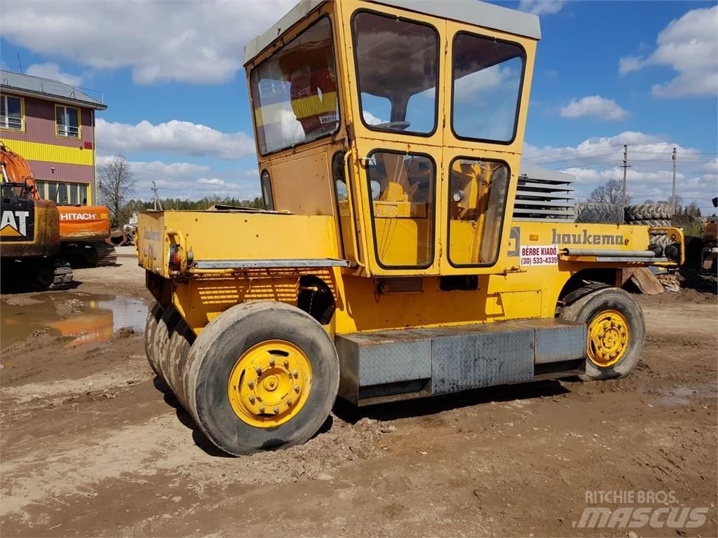 Bomag SGW-17 Pneumatikus kerekes hengerek