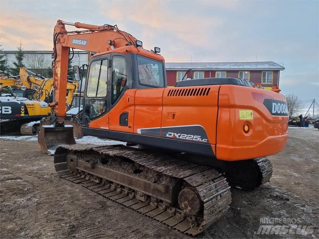 Doosan DX225LC Lánctalpas kotrók