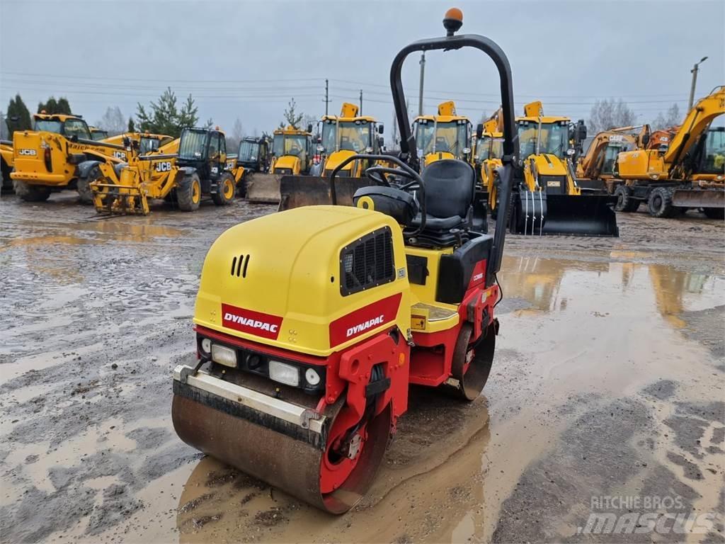 Dynapac CC900S Ikerdobos hengerek