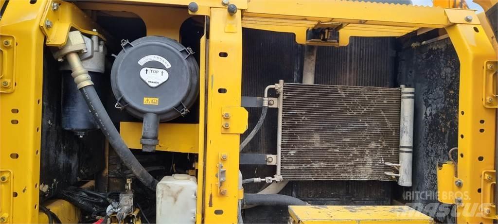 Komatsu PC210LC Lánctalpas kotrók