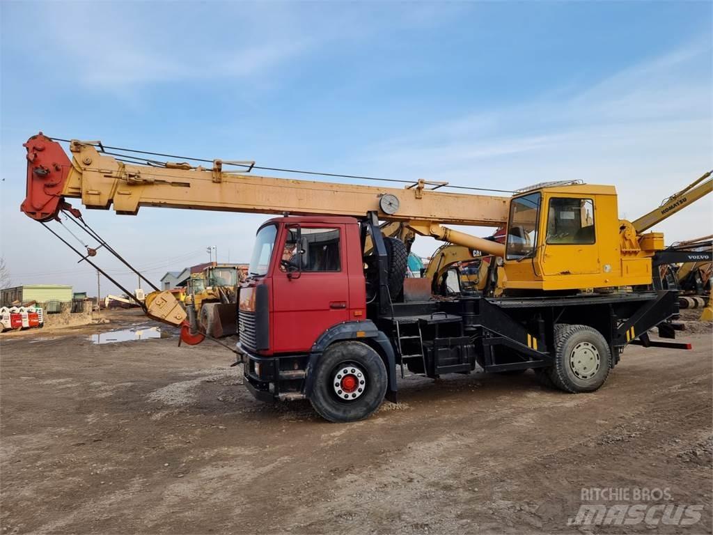 MAZ 533731 Terepdaruk