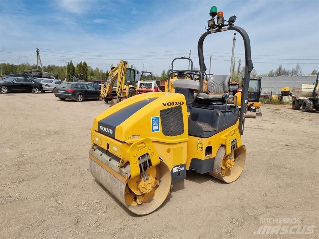 Volvo DD25 Ikerdobos hengerek