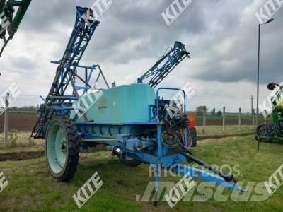 Berthoud V SUP 25 Vontatott trágyaszórók