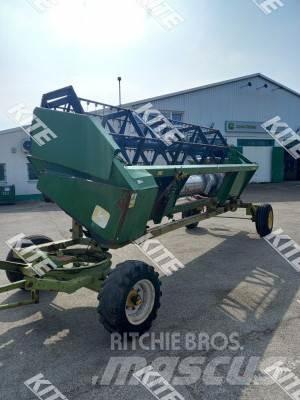 John Deere 2256 2WD Kombájnok