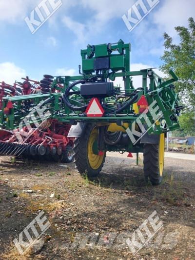 John Deere 732I/27M Vontatott trágyaszórók