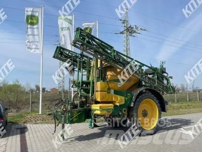 John Deere 832/18i Vontatott trágyaszórók