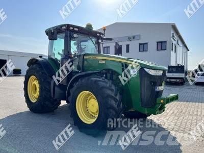 John Deere 8335R Traktorok
