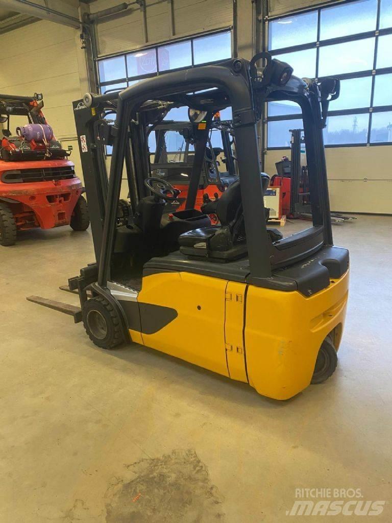 Linde E 18 L-02 Elektromos targoncák
