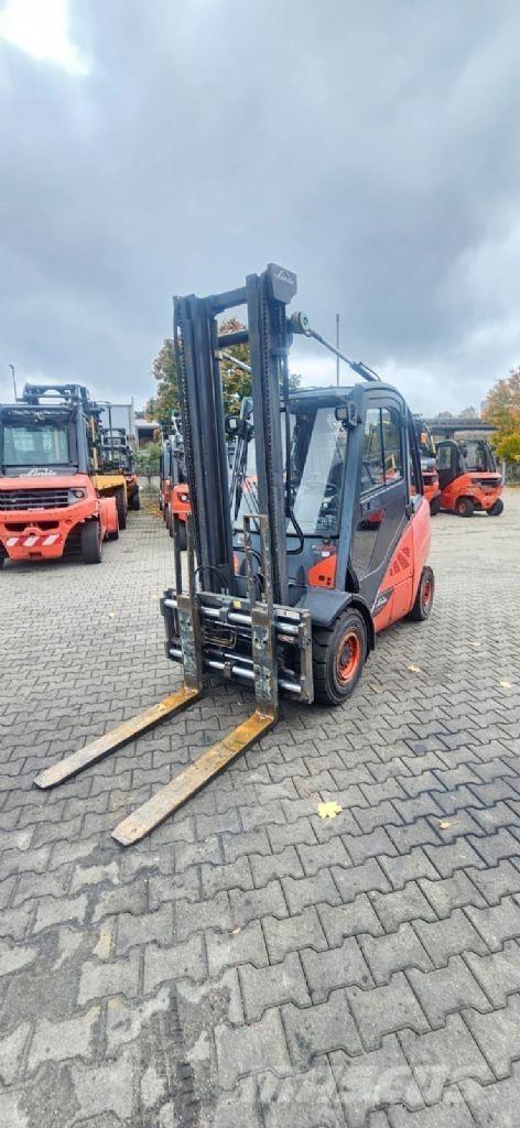 Linde H 30 D-02 Dízel targoncák