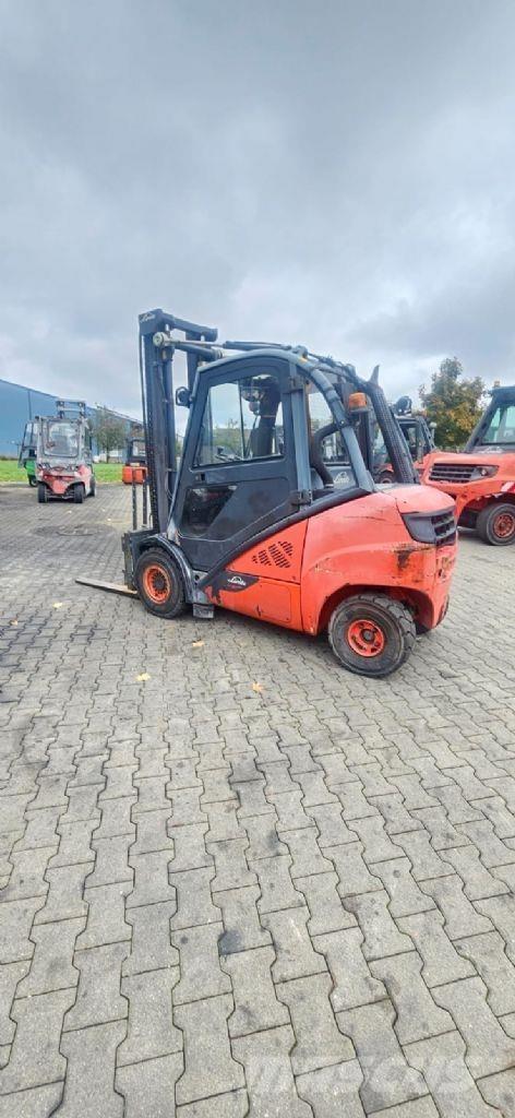 Linde H 30 D-02 Dízel targoncák