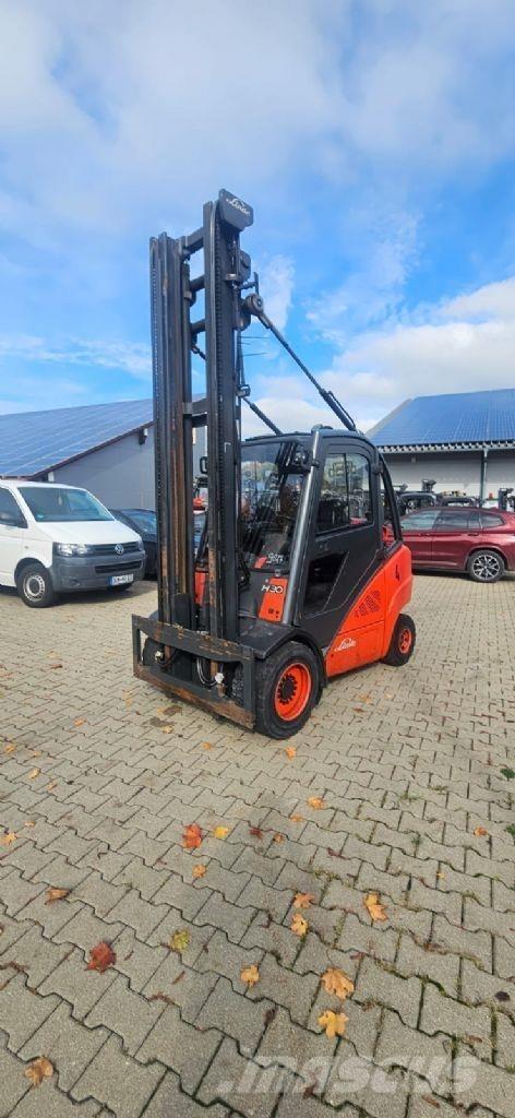 Linde H 30 T-01 Gázüzemű targoncák