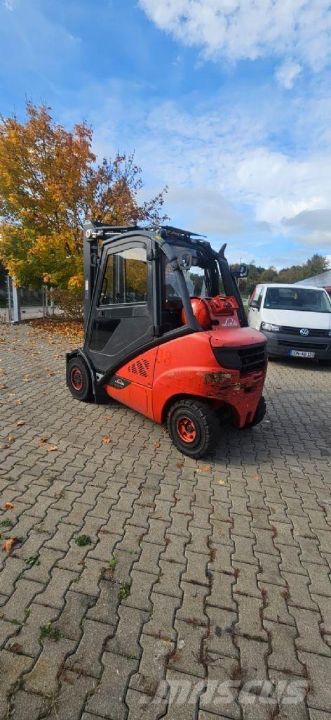 Linde H 30 T-02 Gázüzemű targoncák