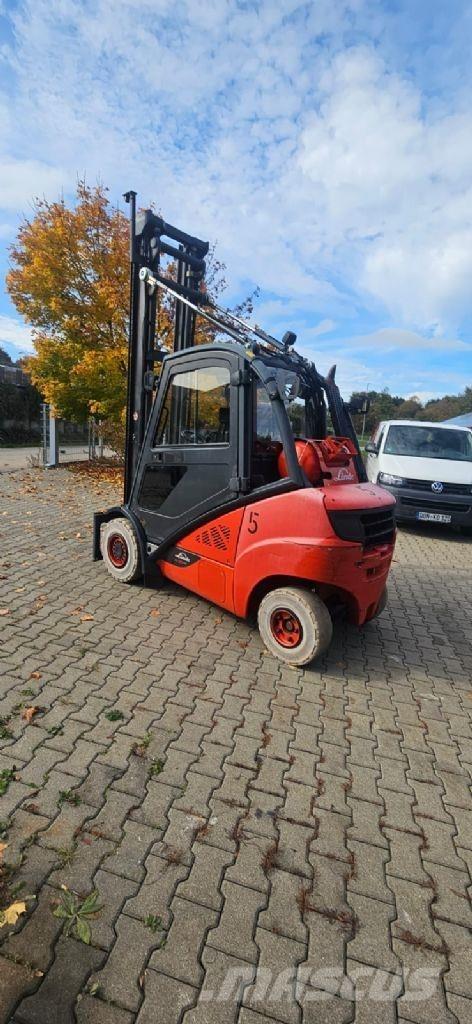 Linde H 30 T-02 Gázüzemű targoncák