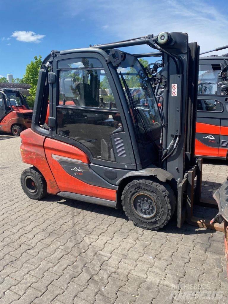 Linde H 35 T-01 Gázüzemű targoncák