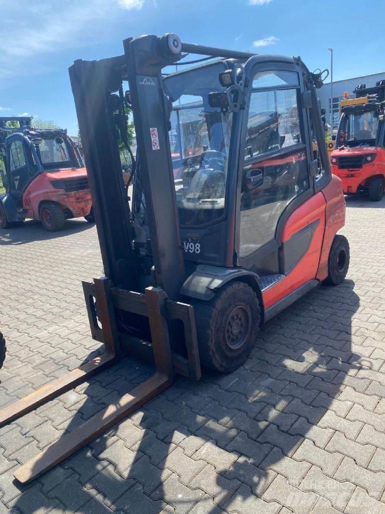 Linde H 35 T-01 Gázüzemű targoncák