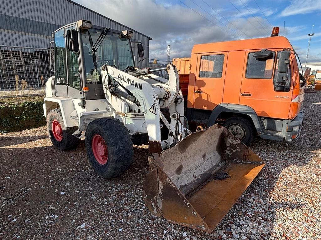 Ahlmann AS 70 Gumikerekes homlokrakodók