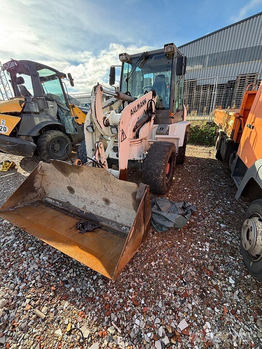 Ahlmann AS 70 Gumikerekes homlokrakodók