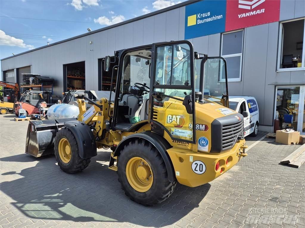 CAT 908 M Gumikerekes homlokrakodók