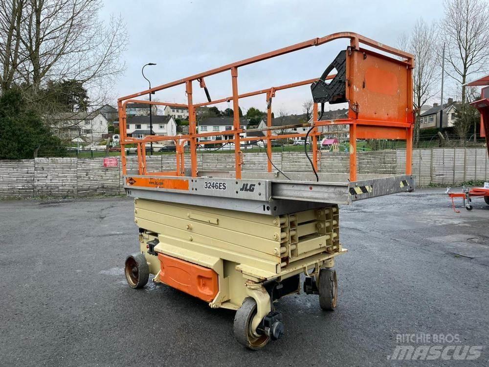 JLG 3246ES Ollós emelők