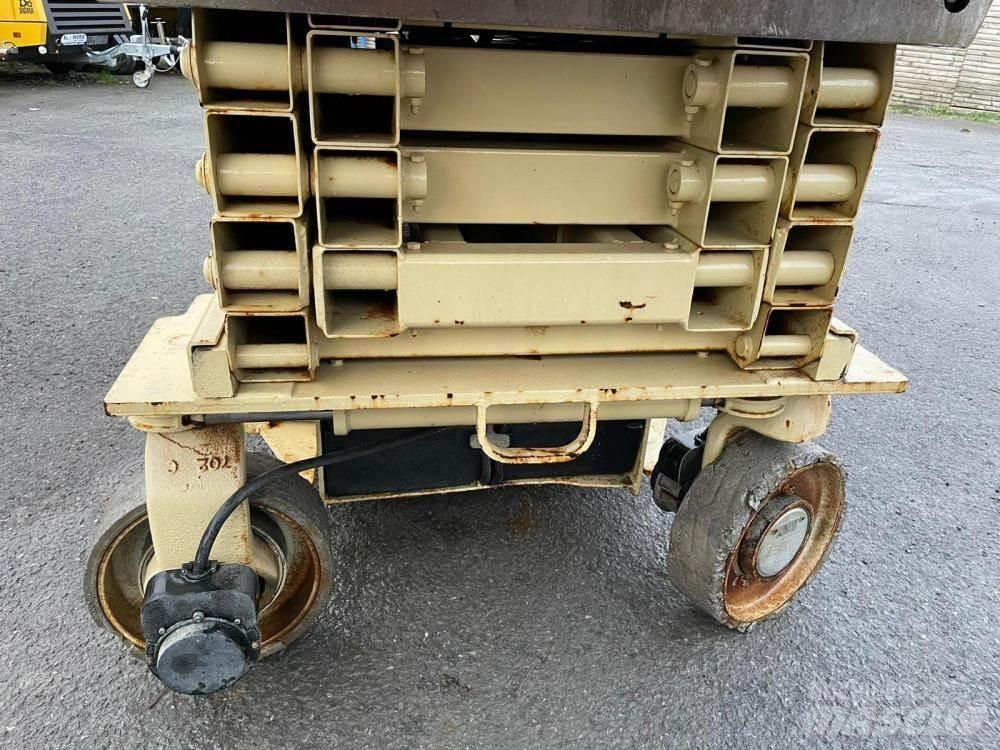JLG 3246ES Ollós emelők