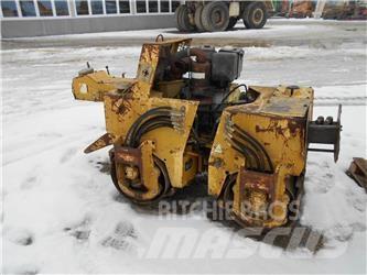 Bomag BW-75AD Ikerdobos hengerek