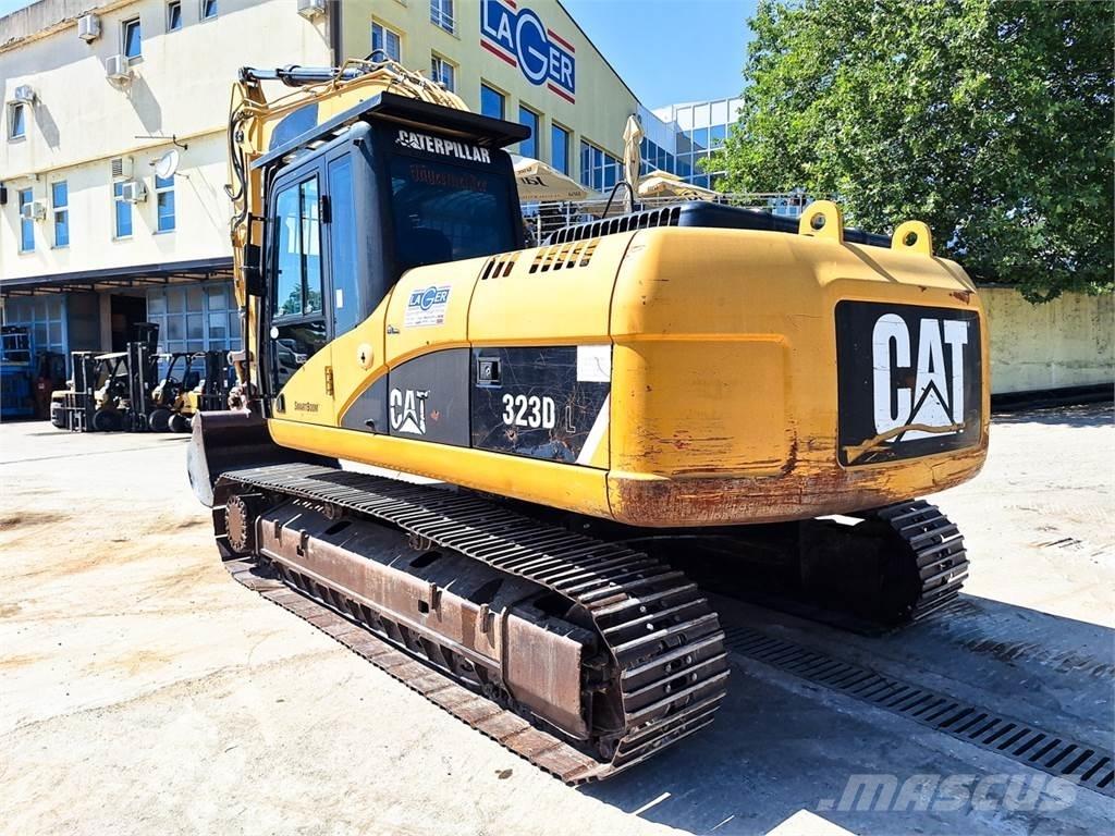 CAT 323D Lánctalpas kotrók