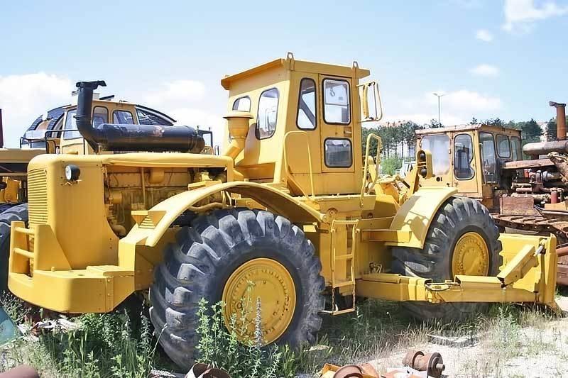 CAT 824B gumikerekes dózer