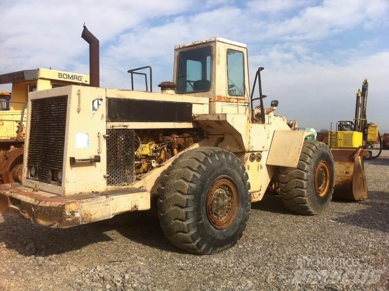 CAT 980C Gumikerekes homlokrakodók