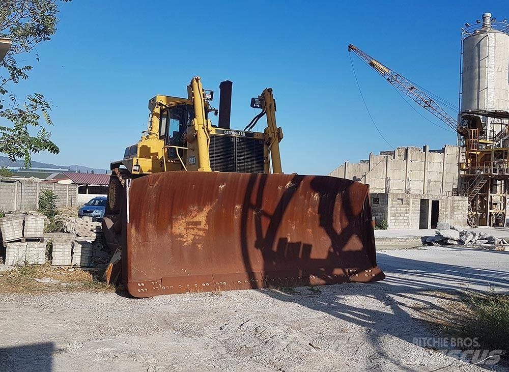 CAT D11N lánctalpas dózerek