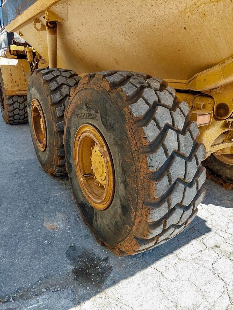 CAT D250E Csuklósdömperek