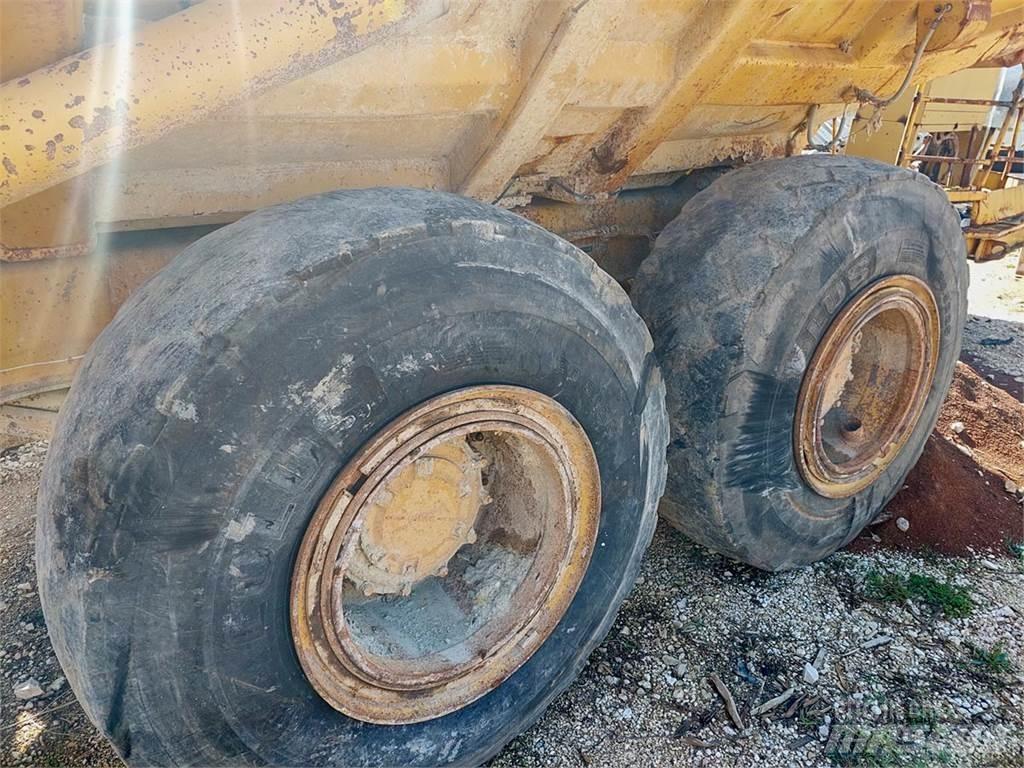 CAT D300B Csuklósdömperek