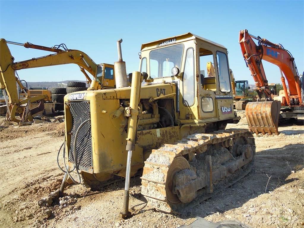 CAT D5B lánctalpas dózerek