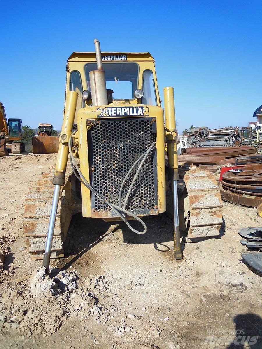 CAT D5B lánctalpas dózerek