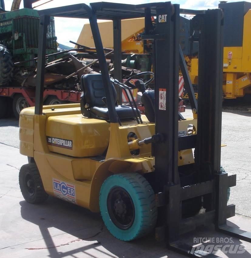 CAT GP25 Gázüzemű targoncák