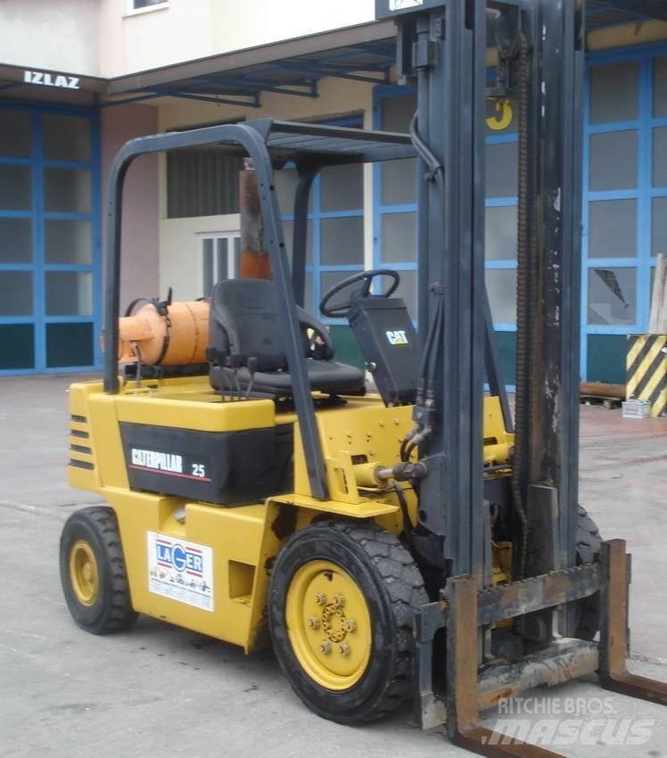 CAT GP25-2 Gázüzemű targoncák