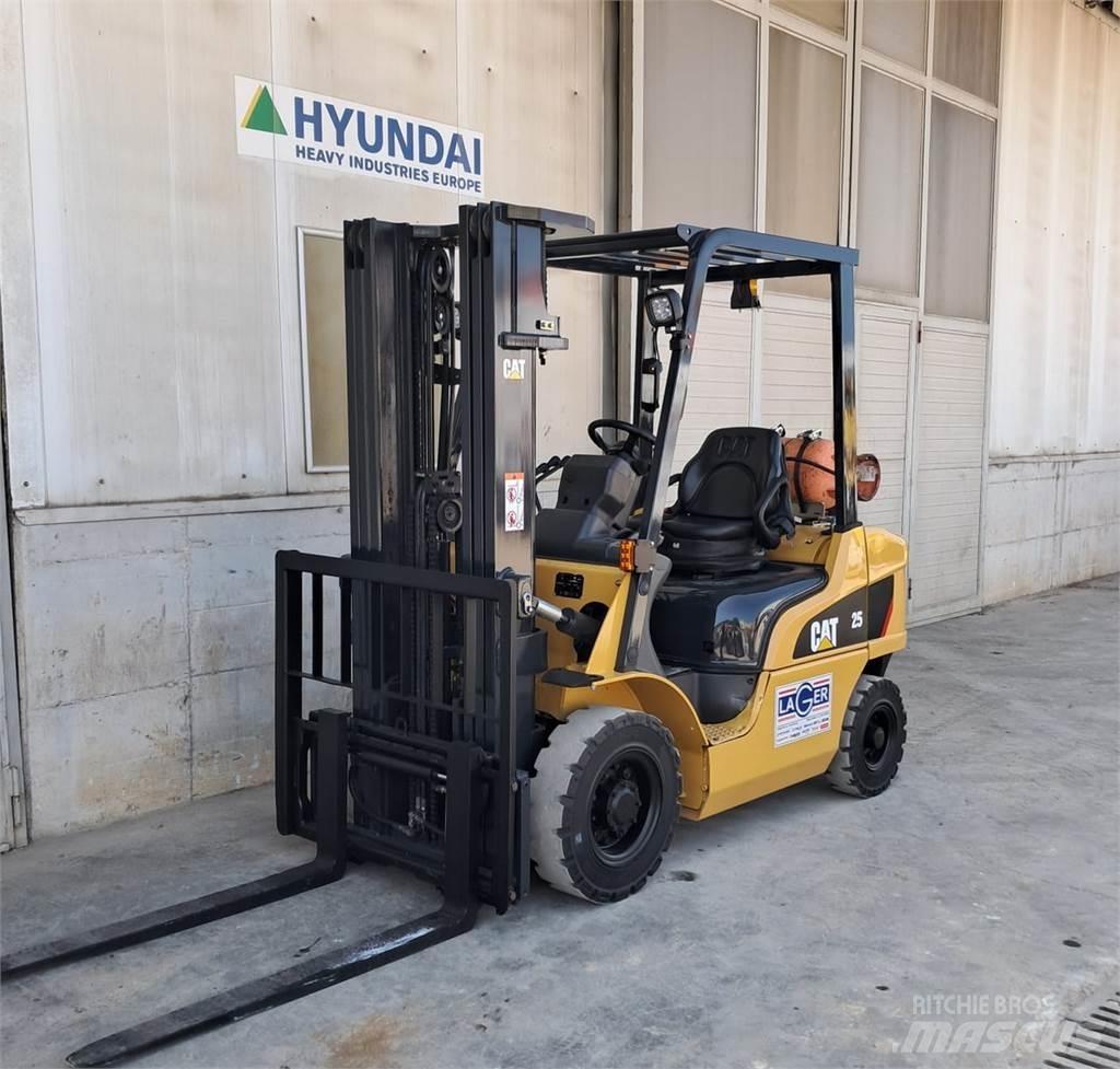 CAT GP25NT Gázüzemű targoncák
