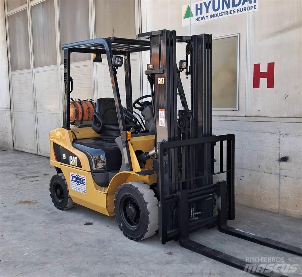 CAT GP25NT Gázüzemű targoncák