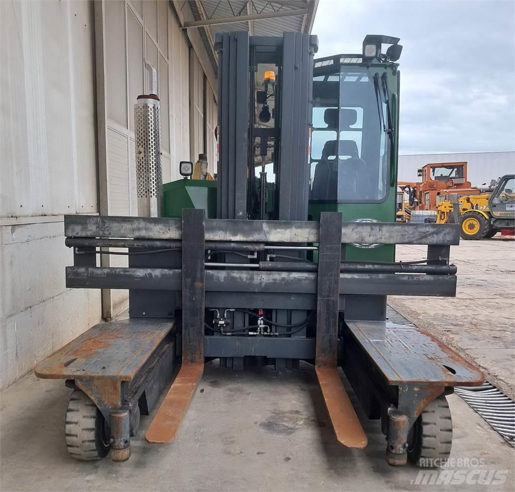 Combilift C3000 Gázüzemű targoncák