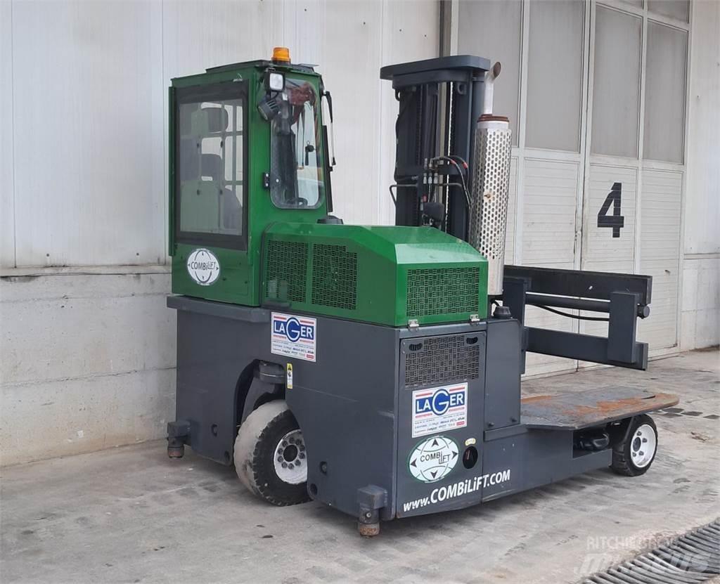 Combilift C3000 Gázüzemű targoncák
