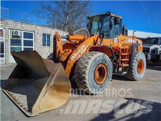 Doosan DL400 Gumikerekes homlokrakodók