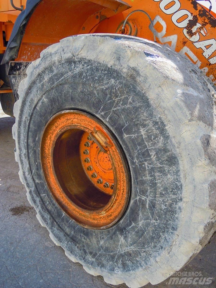 Doosan DL400 Gumikerekes homlokrakodók