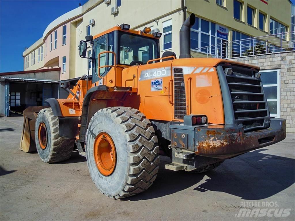 Doosan DL400 Gumikerekes homlokrakodók