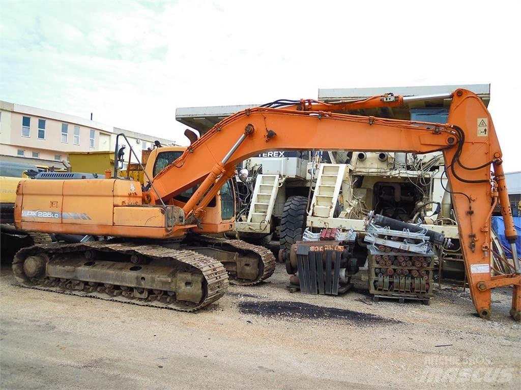 Doosan DX225LC Lánctalpas kotrók