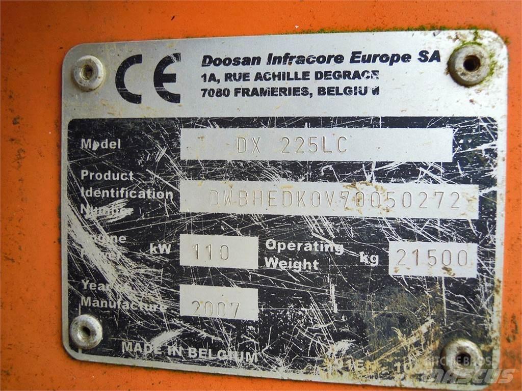 Doosan DX225LC Lánctalpas kotrók