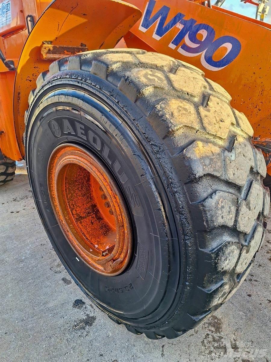 Fiat-Kobelco W190 Gumikerekes homlokrakodók