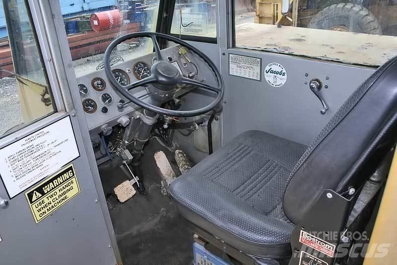 Gradall G660A Gumikerekes kotrók