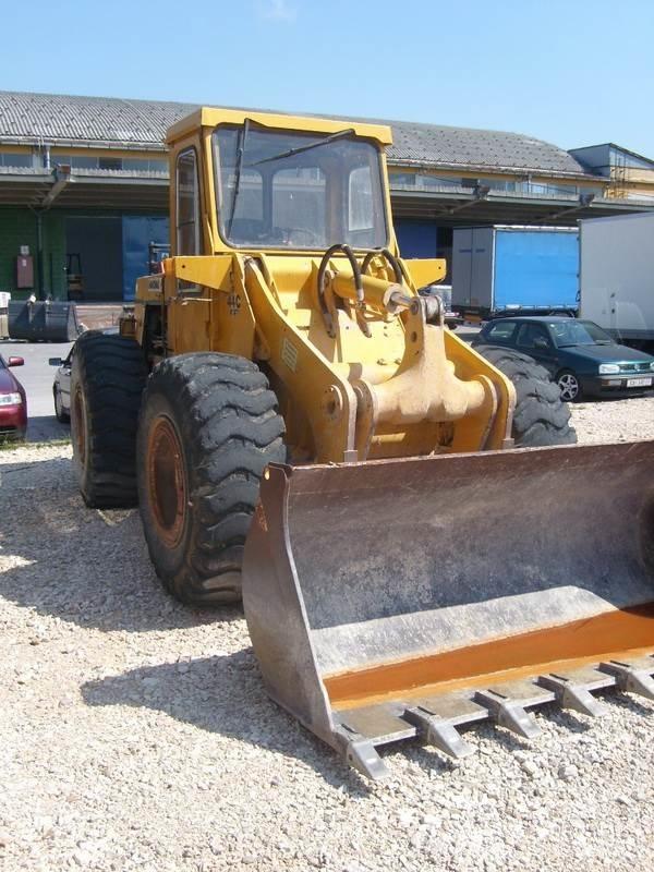 Hanomag 44C Gumikerekes homlokrakodók